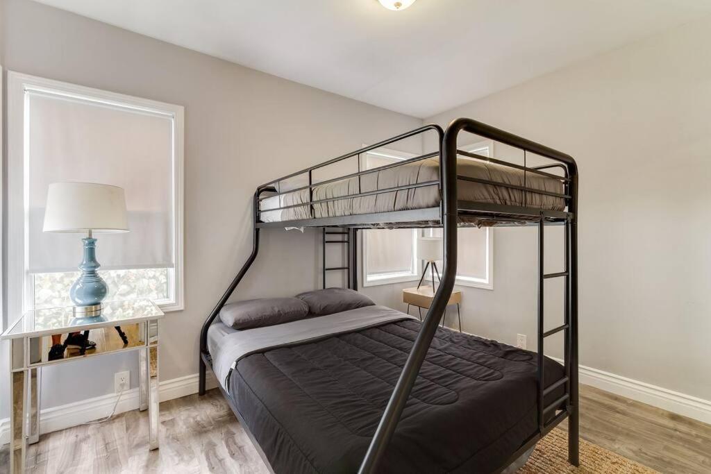 Holiday home Picfair Village Modern Glam House Los Angeles