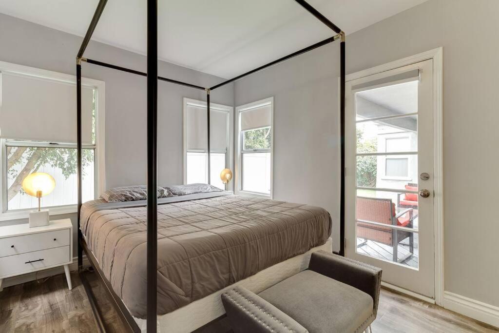 Picfair Village Modern Glam House Holiday home *